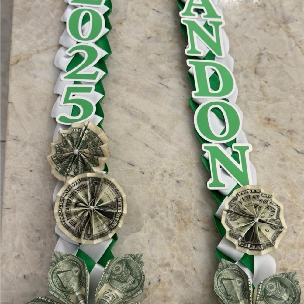 Graduation Lei - Picture 2 of 16